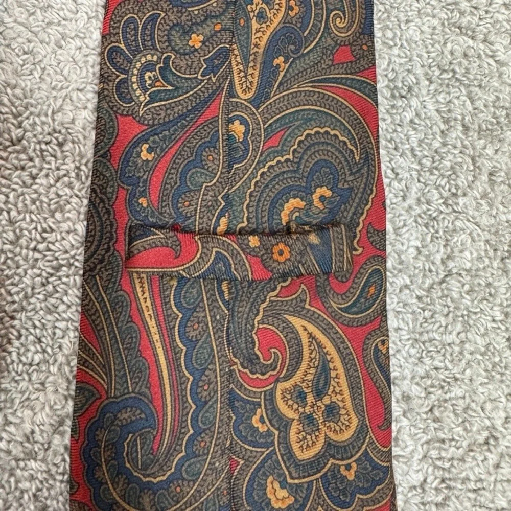 Coach Mens Silk Tie Red Navy Gold Paisley Made in Italy 100% Italian Silk